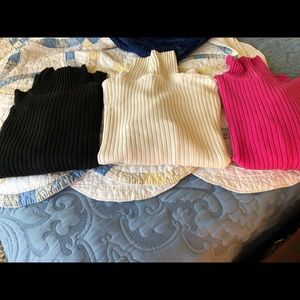 2 sweaters turtleneck